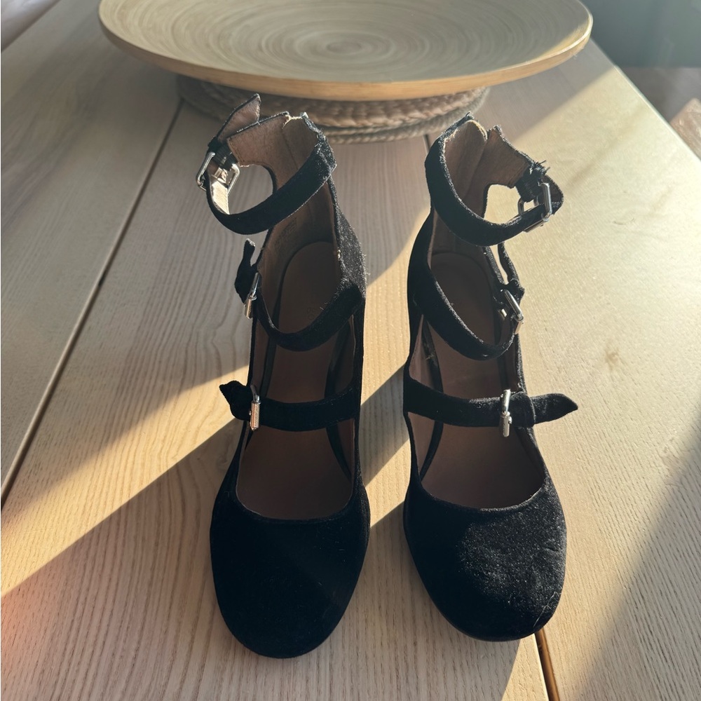 Indigo Elegant Black Multi-Strap Heels